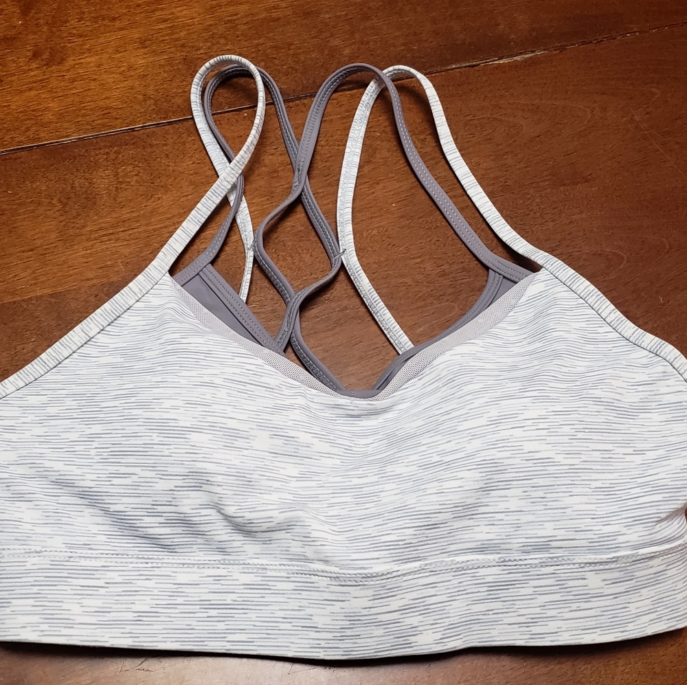 ZYIA Luxe Strappy Bra, Gray striped, Small